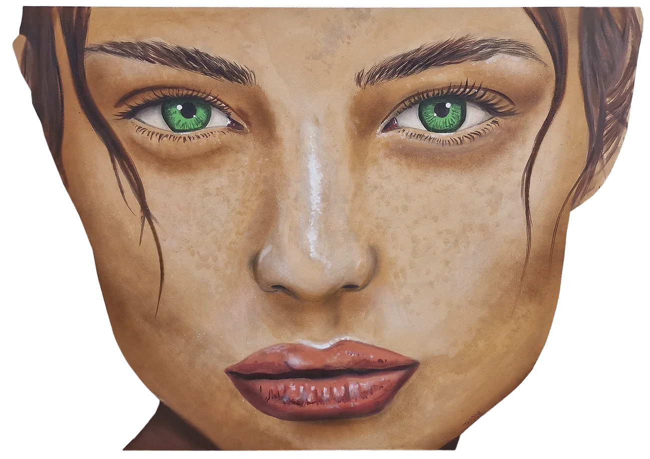 Cuadro rostro de mujer con ojos verdes, pintura hecha a mano sobre madera